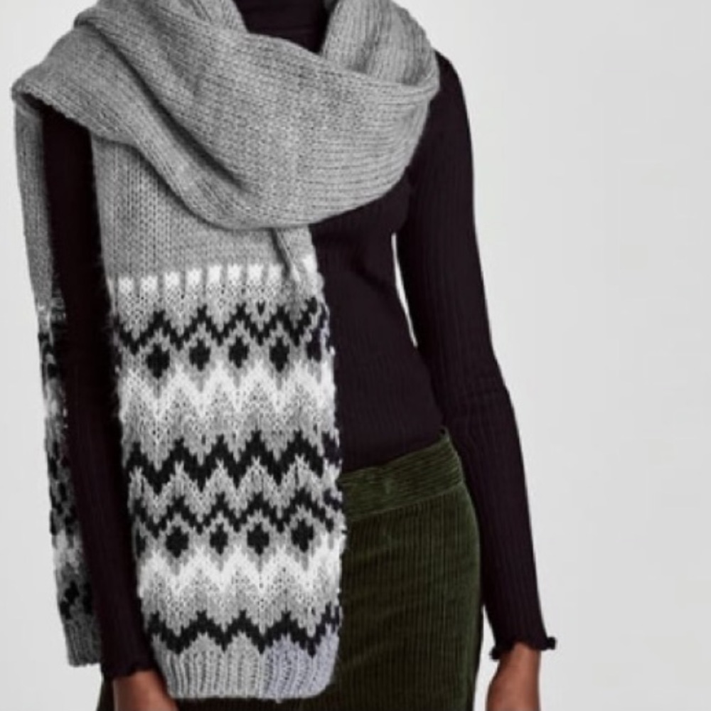 ZARA knit printed scarf